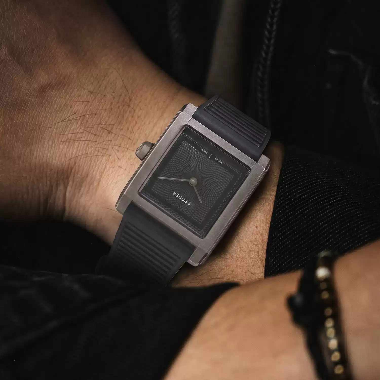 スクエアダイヤルメンズクォーツウォッチ ミニマリストシリコン - Smartwatch Square Watches For Men のレビューと価格