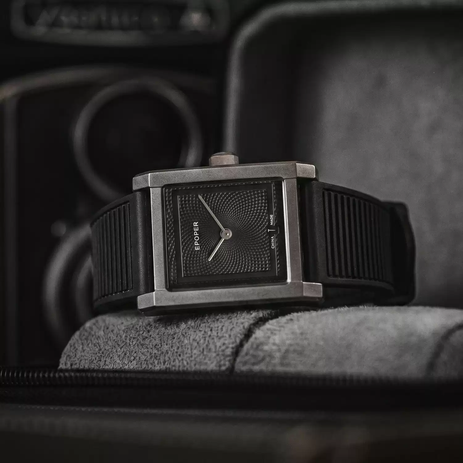スクエアダイヤルメンズクォーツウォッチ ミニマリストシリコン - Smartwatch Square Watches For Men のレビューと価格