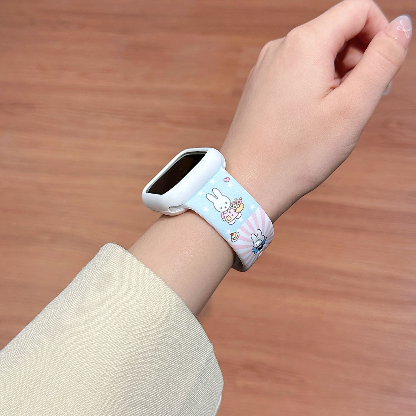 ドーパミンカラー ミッフィー シリコン時計バンド かわいい  - Apple Watch Band のレビューと価格